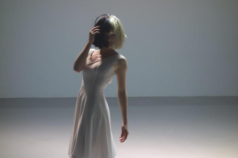 歌手・シーアのMVで見事なダンスを披露!女優・土屋太鳳の華麗な経歴